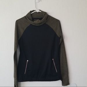 Abercrombie and Fitch Pullover Size XS